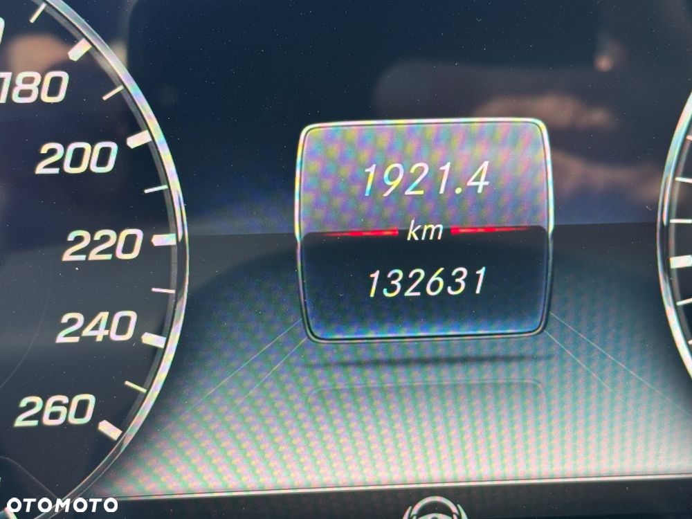 Mercedes-Benz Klasa E 400 4Matic 9G-TRONIC AMG Line - 32