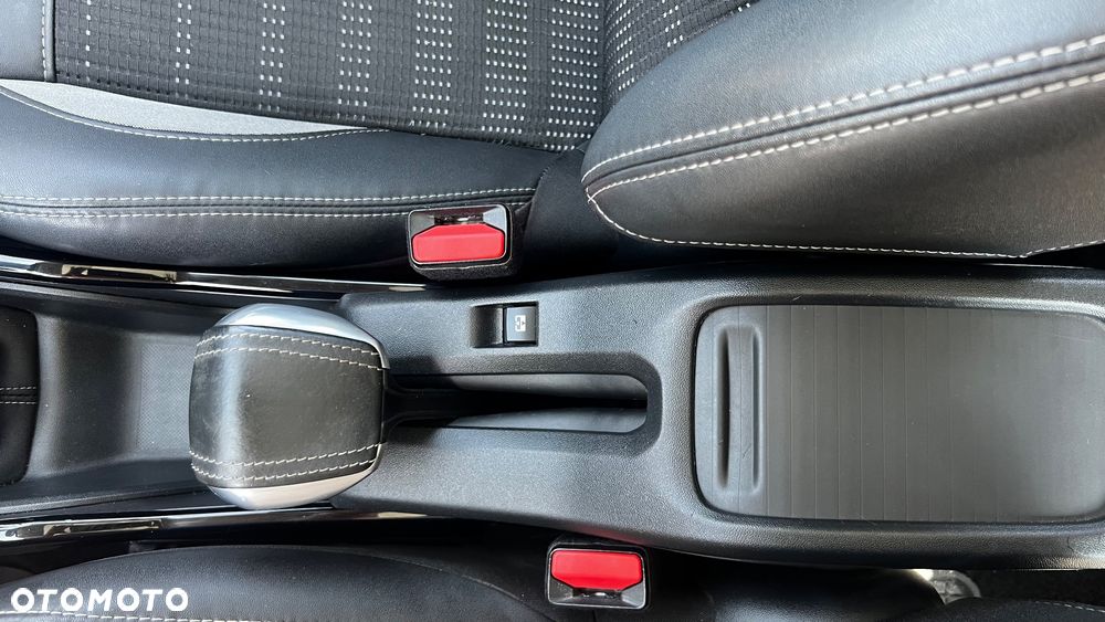 Peugeot 2008 BlueHDi FAP 120 STOP & START Allure - 32