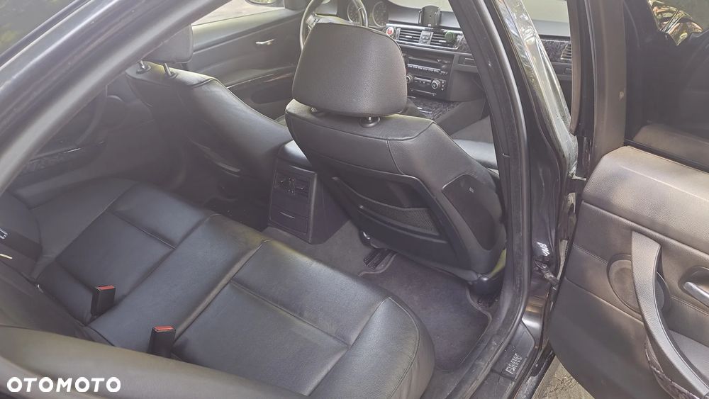 BMW Seria 3 335i - 11