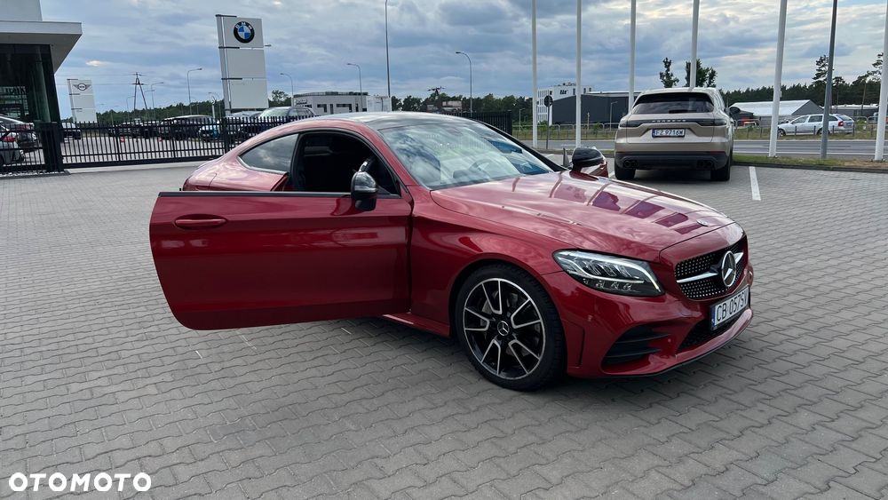 Mercedes-Benz Klasa C 300 9G-TRONIC AMG Line - 24