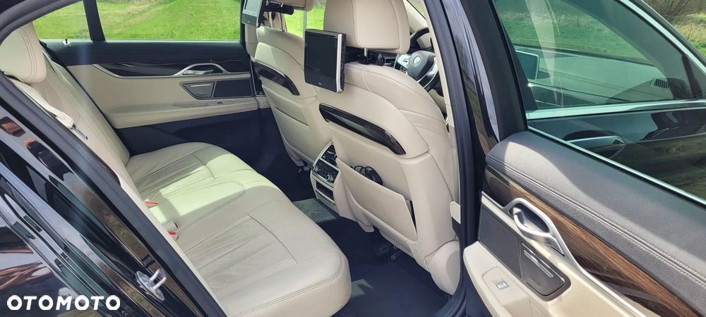 BMW Seria 7 740Ld xDrive sport - 11