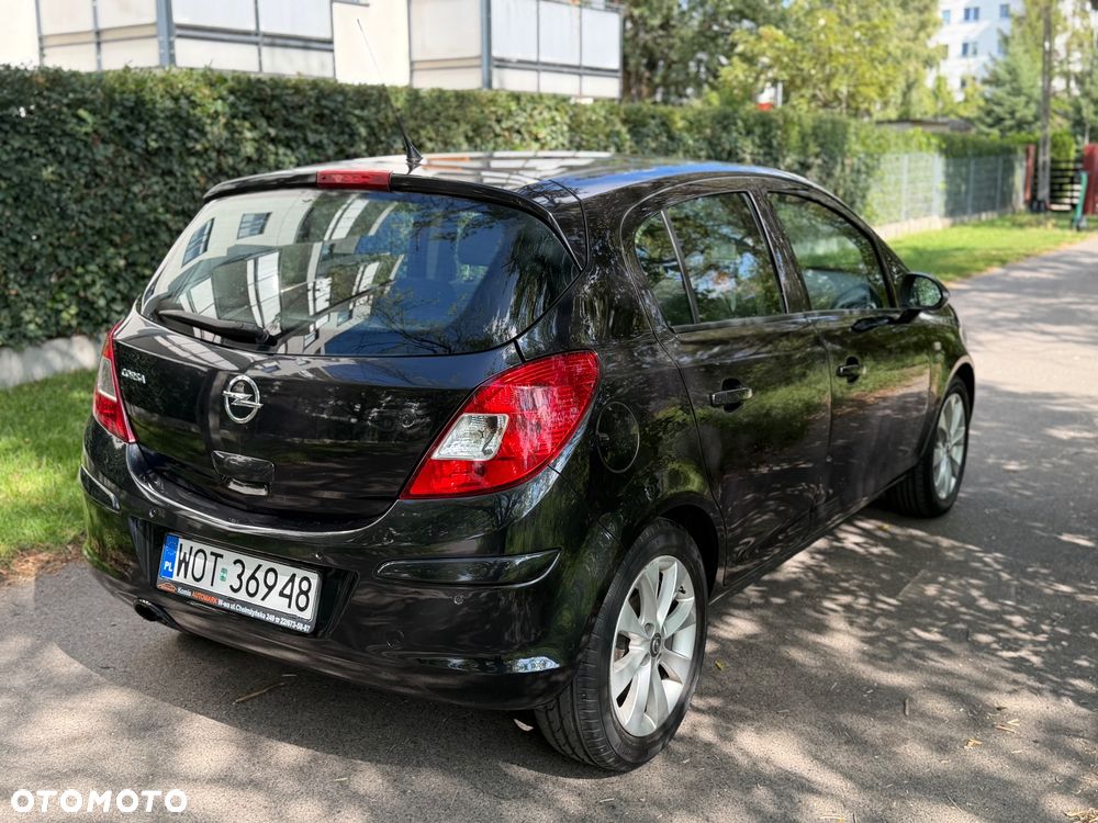Opel Corsa 1.4 Cosmo - 3