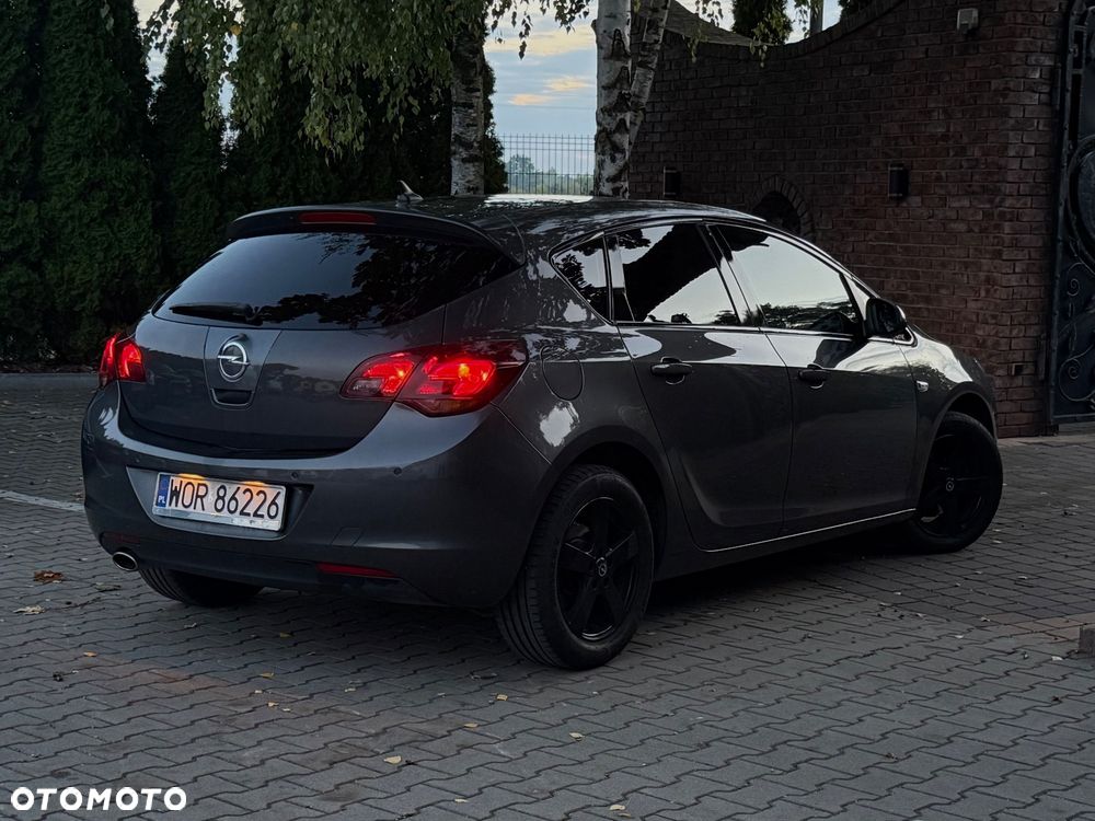 Opel Astra 1.4 T Cosmo - 14
