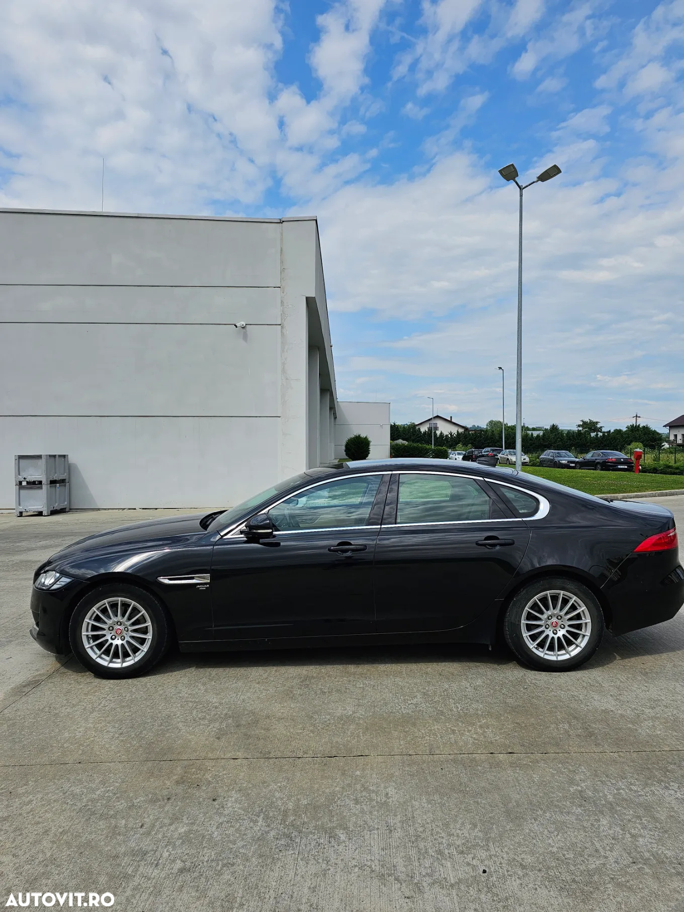 Jaguar XF 20d RWD E-Performance Prestige - 13