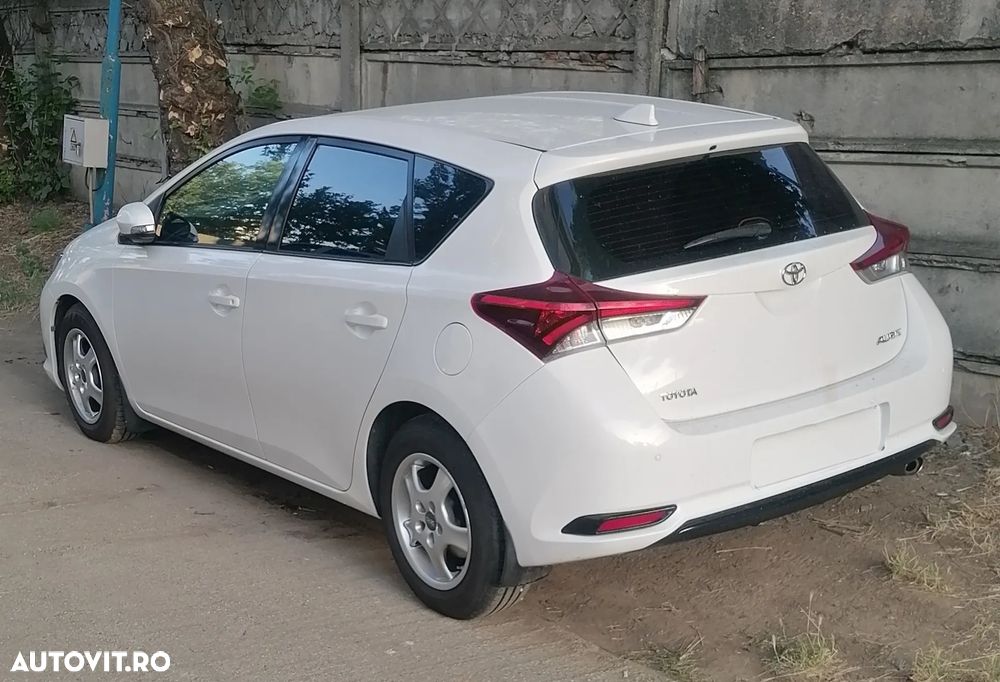 Toyota Auris 1.33 Dual VVT-i Terra - 2
