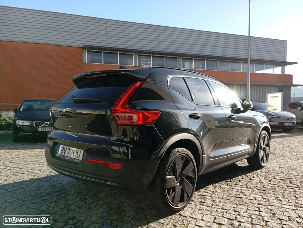 Volvo EX40 82 kWh Single Motor Extended Range Black Edition - 8