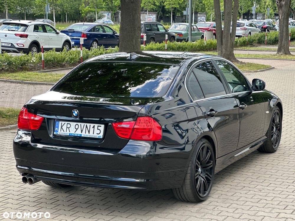 BMW Seria 3 325i - 4