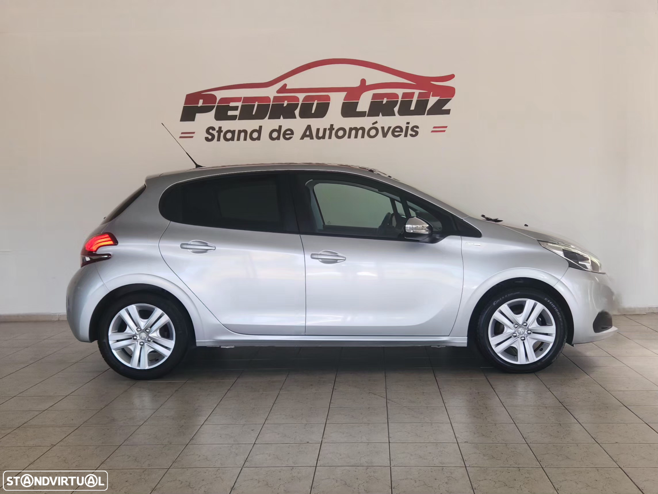 Peugeot 208 1.2 PureTech Style - 14