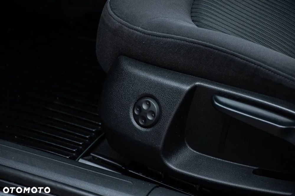 Audi A4 Avant 2.0 TDI DPF Ambiente - 36