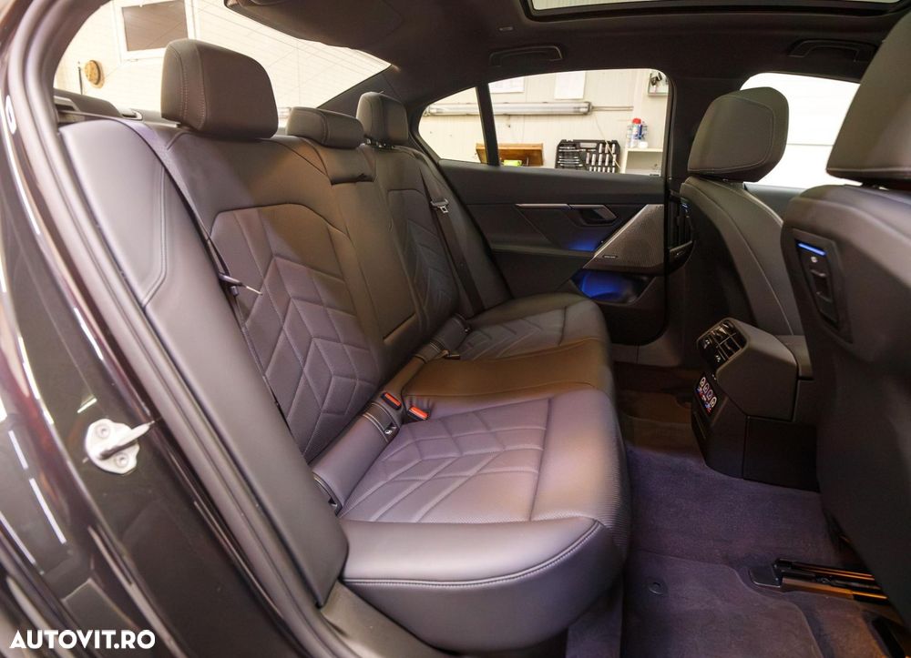 BMW Seria 5 520i AT MHEV - 18
