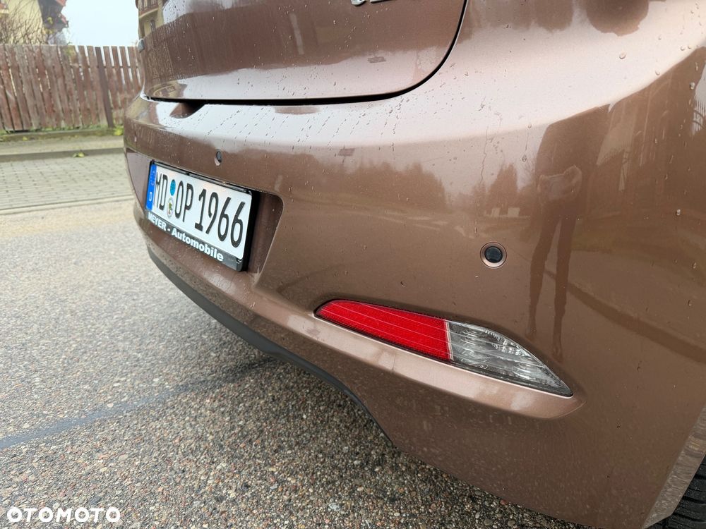 Hyundai i20 1.1 CRDi Intro Edition - 14