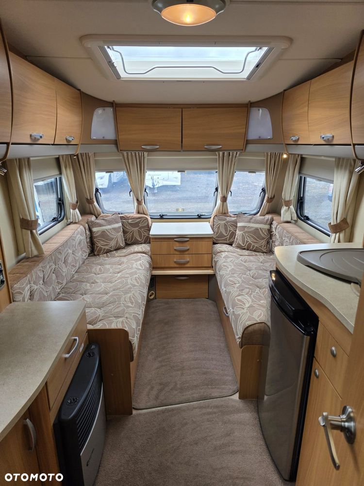 SWIFT CHARISMA 230 - 7
