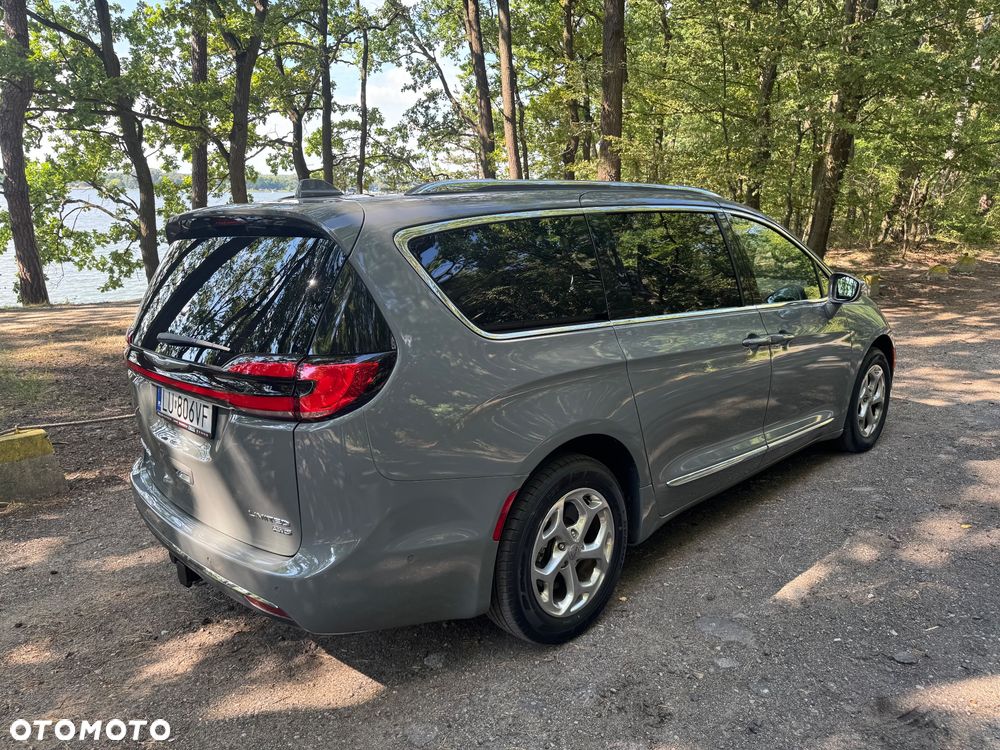 Chrysler Pacifica - 13