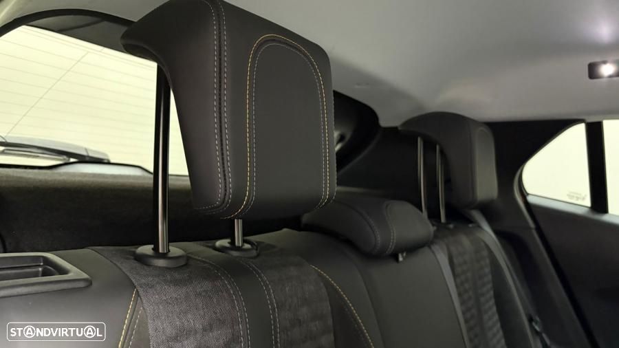 Peugeot 2008 1.2 PureTech Allure Pack EAT8 - 28