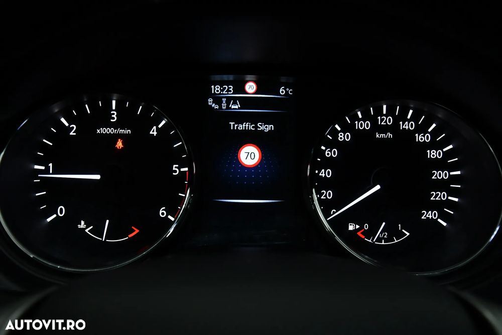 Nissan Qashqai 1.6 DCI Start/Stop X-TRONIC Tekna - 31