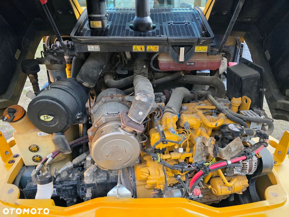 Caterpillar CAT 906 - 21