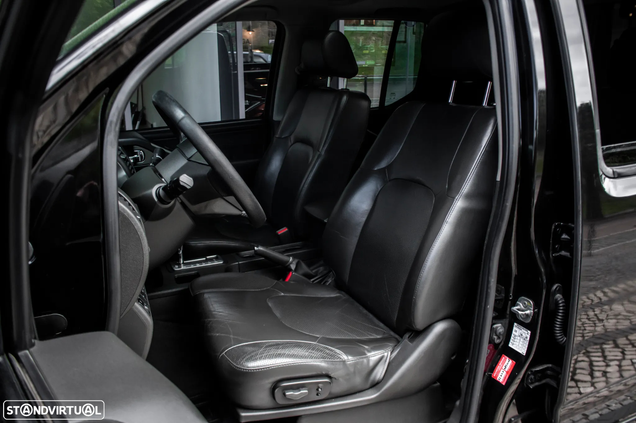 Nissan Navara 2.5 dCi CD SE AT 4WD - 22