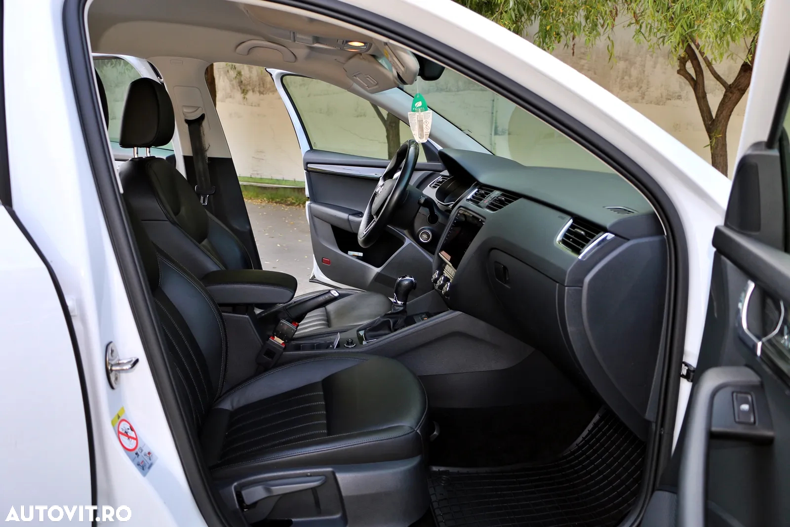 Skoda Octavia Combi Diesel 1.6 TDI DSG Style - 20