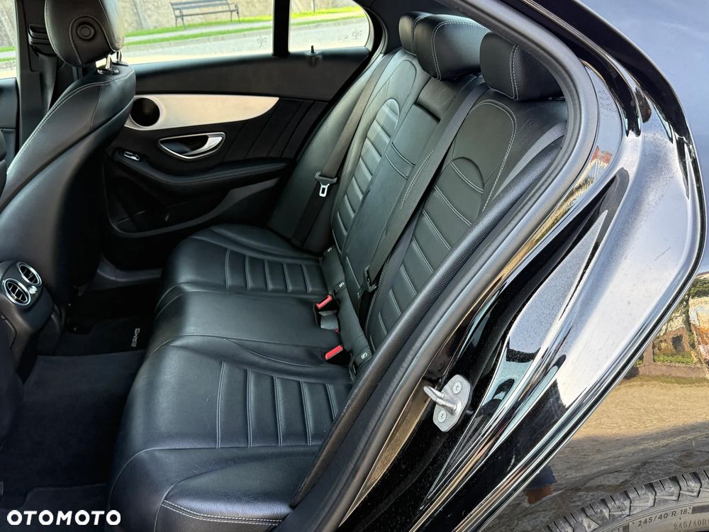 Mercedes-Benz Klasa C 220 d 9G-TRONIC AMG Line - 13