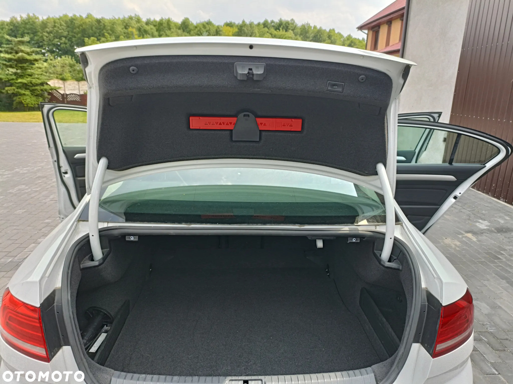 Volkswagen Passat Variant 1.6 TDI (BlueMotion Technology) DSG Trendline - 13