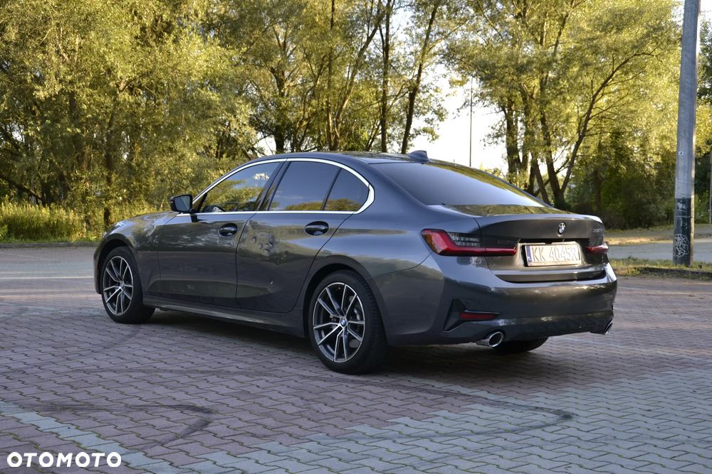 BMW 3 Series 2019 photo 5