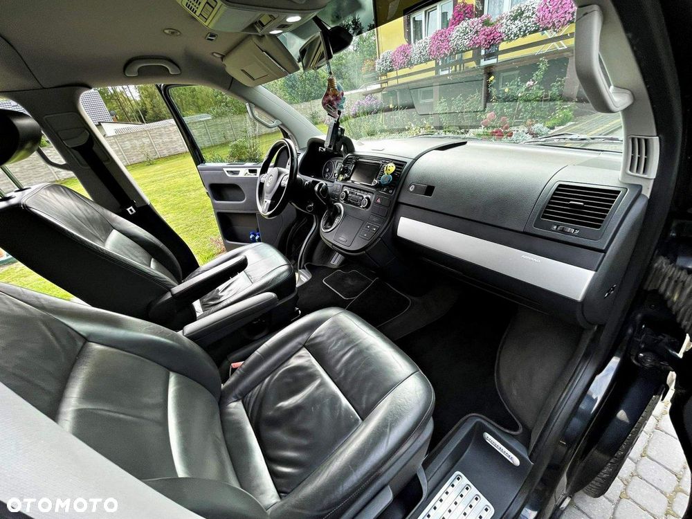 Volkswagen Multivan - 16