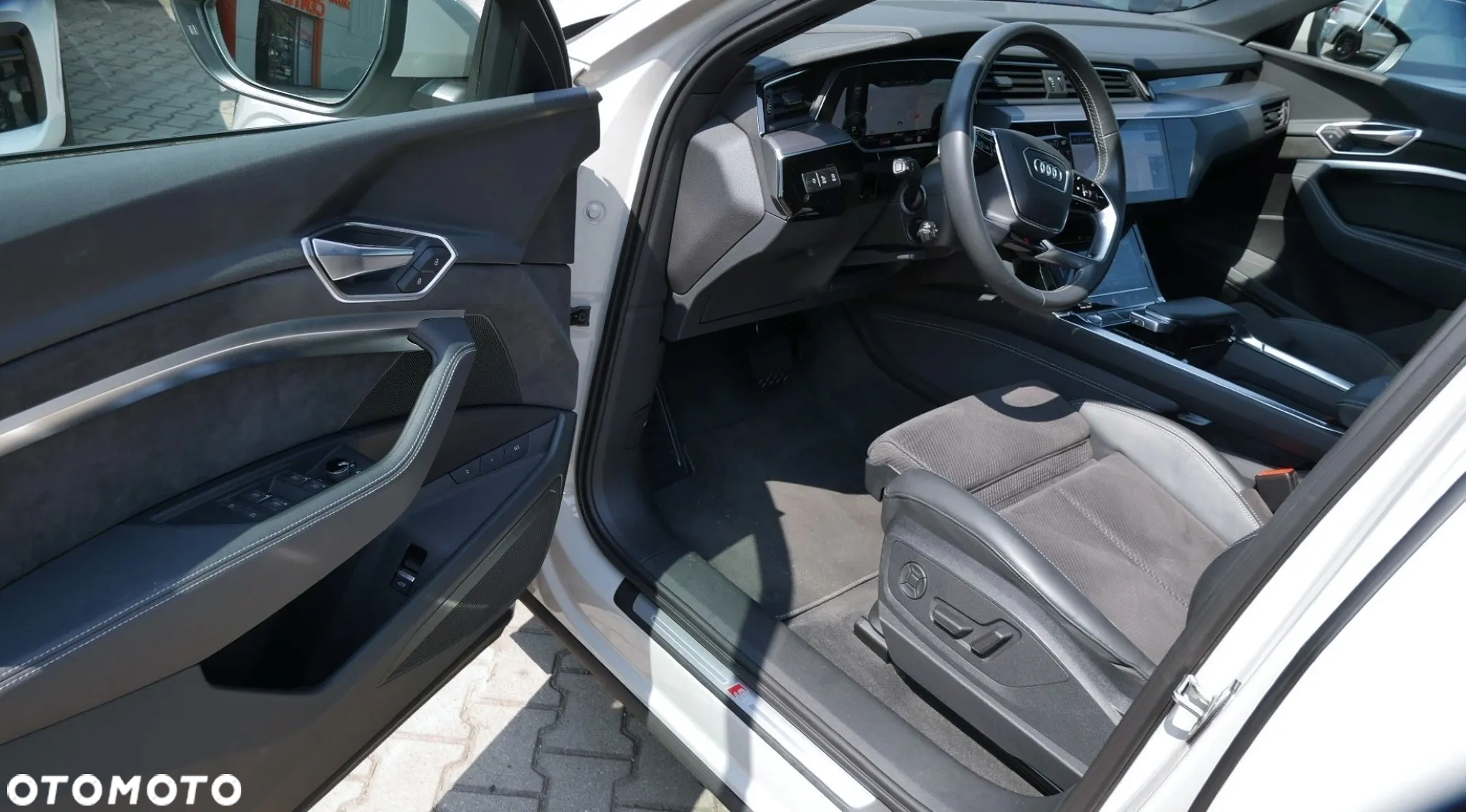 Audi e-tron 50 quattro S line - 14
