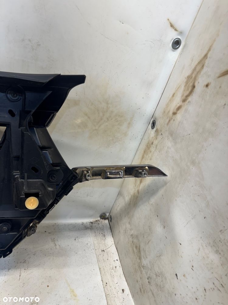 GRILL/ ATRAPA ZDERZAKA REANULT TRAFIC IV - 6