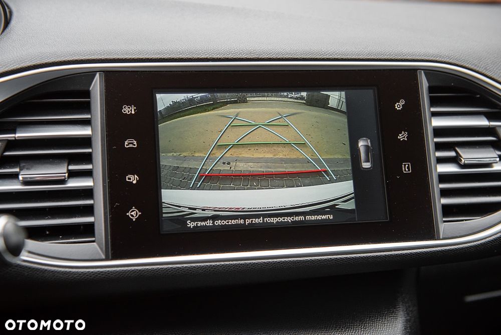 Peugeot 308 BlueHDi 150 Automatik Stop & Start Allure - 17