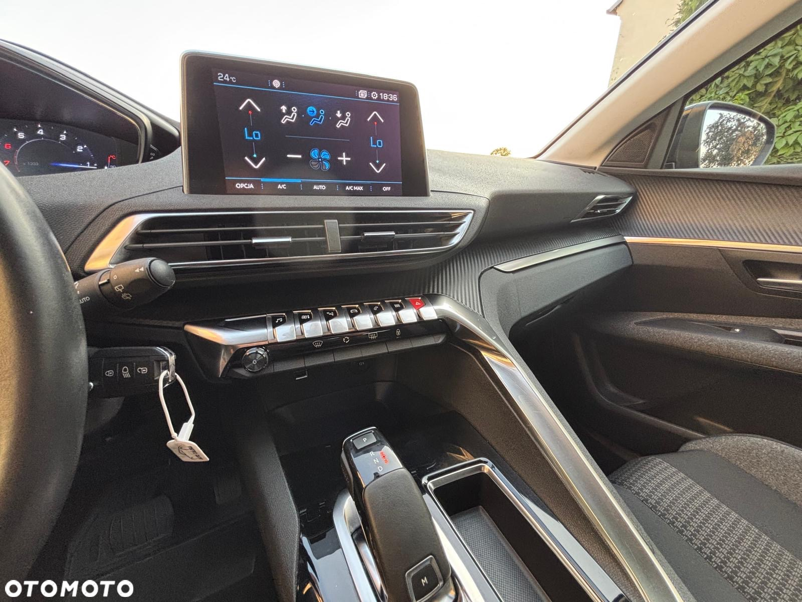 Peugeot 3008 1.2 PureTech Active S&S EAT6 - 25