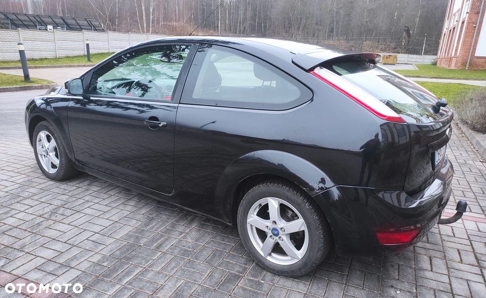 Ford Focus 2.0 Trend + - 5