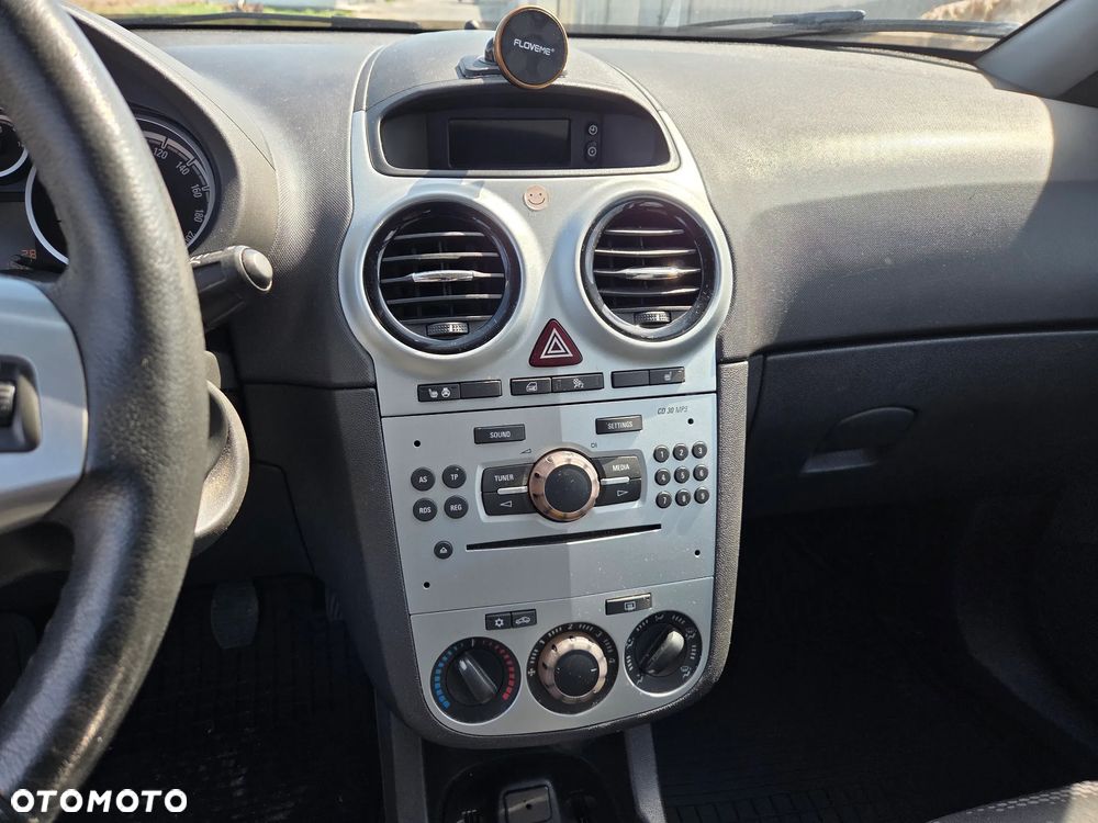 Opel Corsa 1.4 16V Cosmo - 7