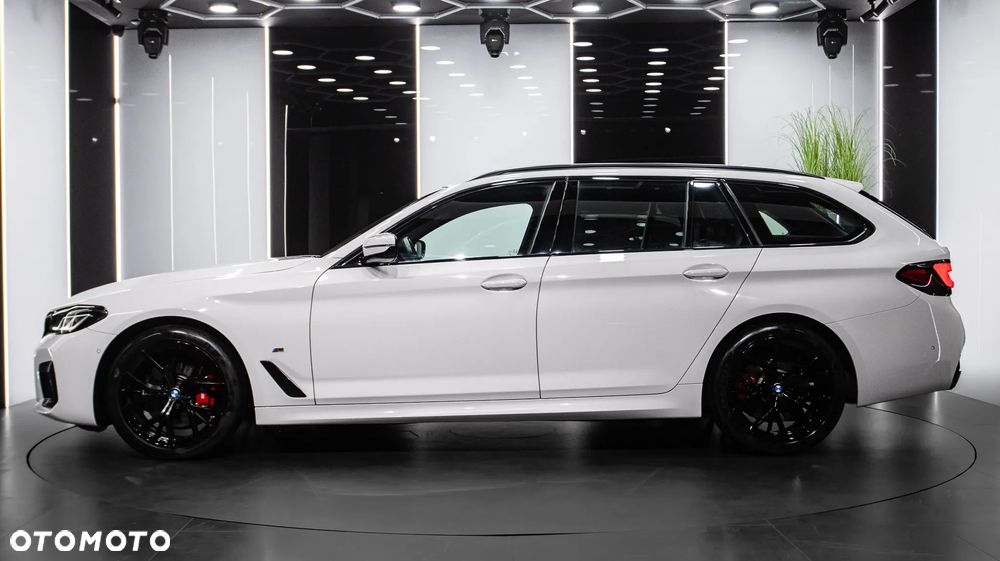 BMW Seria 5 530i xDrive mHEV M Sport sport - 5