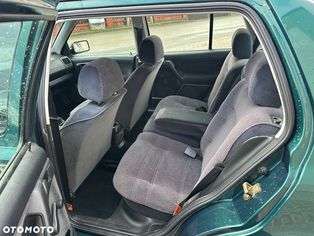 Volkswagen Vento 1.8 GL - 21