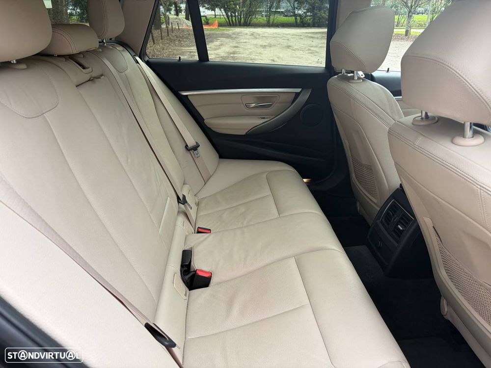 BMW 330 i xDrive Aut. Sport Line - 24