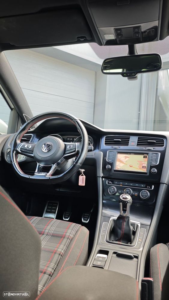 VW Golf 2.0 TSi GTi Performance - 19