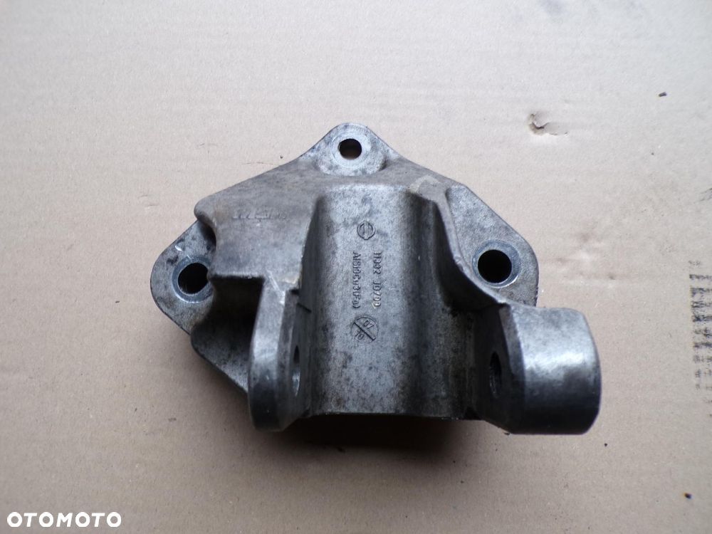 ŁAPA SILNIKA NISSAN QASHQAI I J10 X-TRAIL T31 2.0 DCI 11332JD700 F6044000