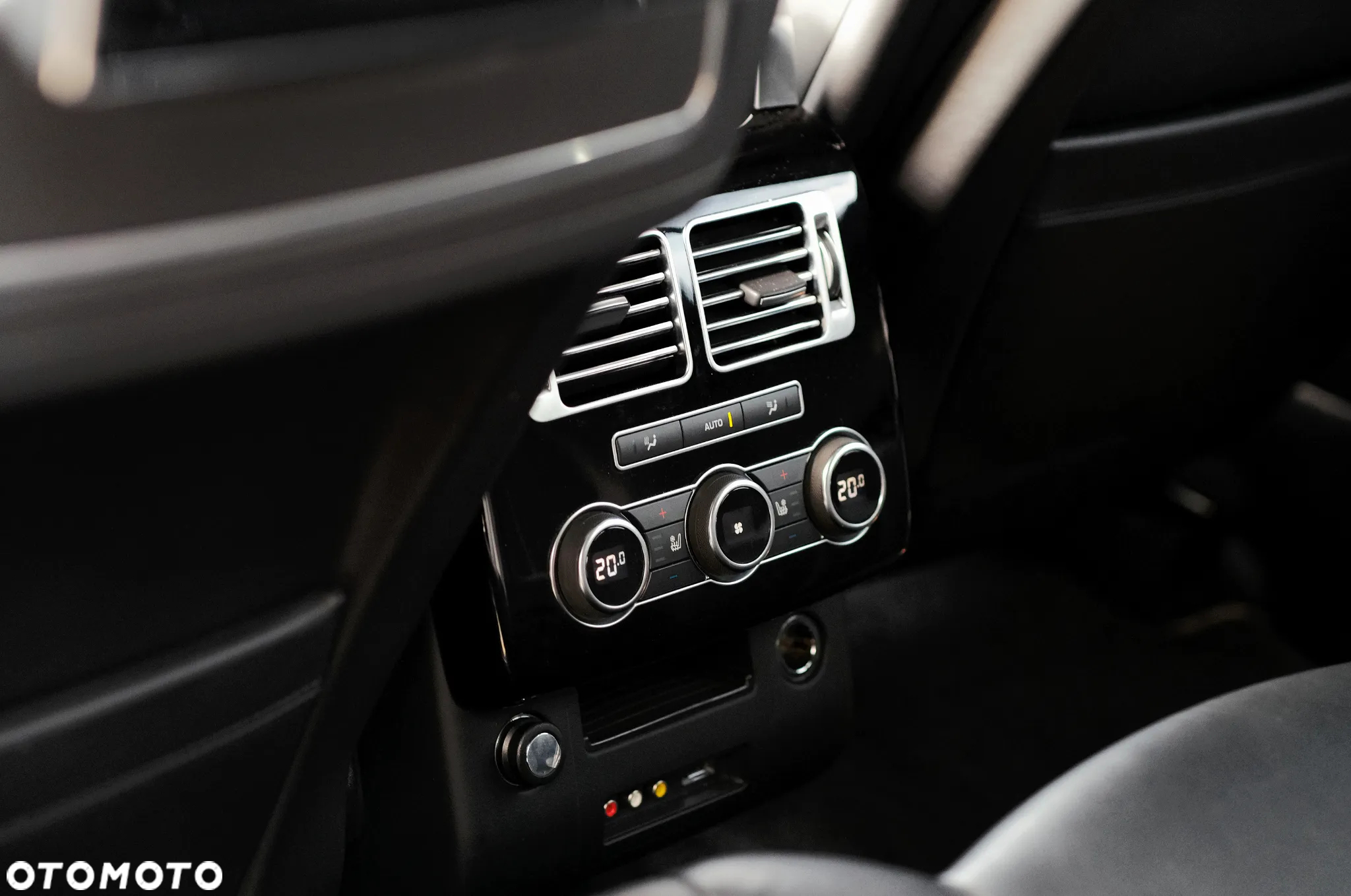 Land Rover Range Rover 4.4SD V8 AB Black - 17