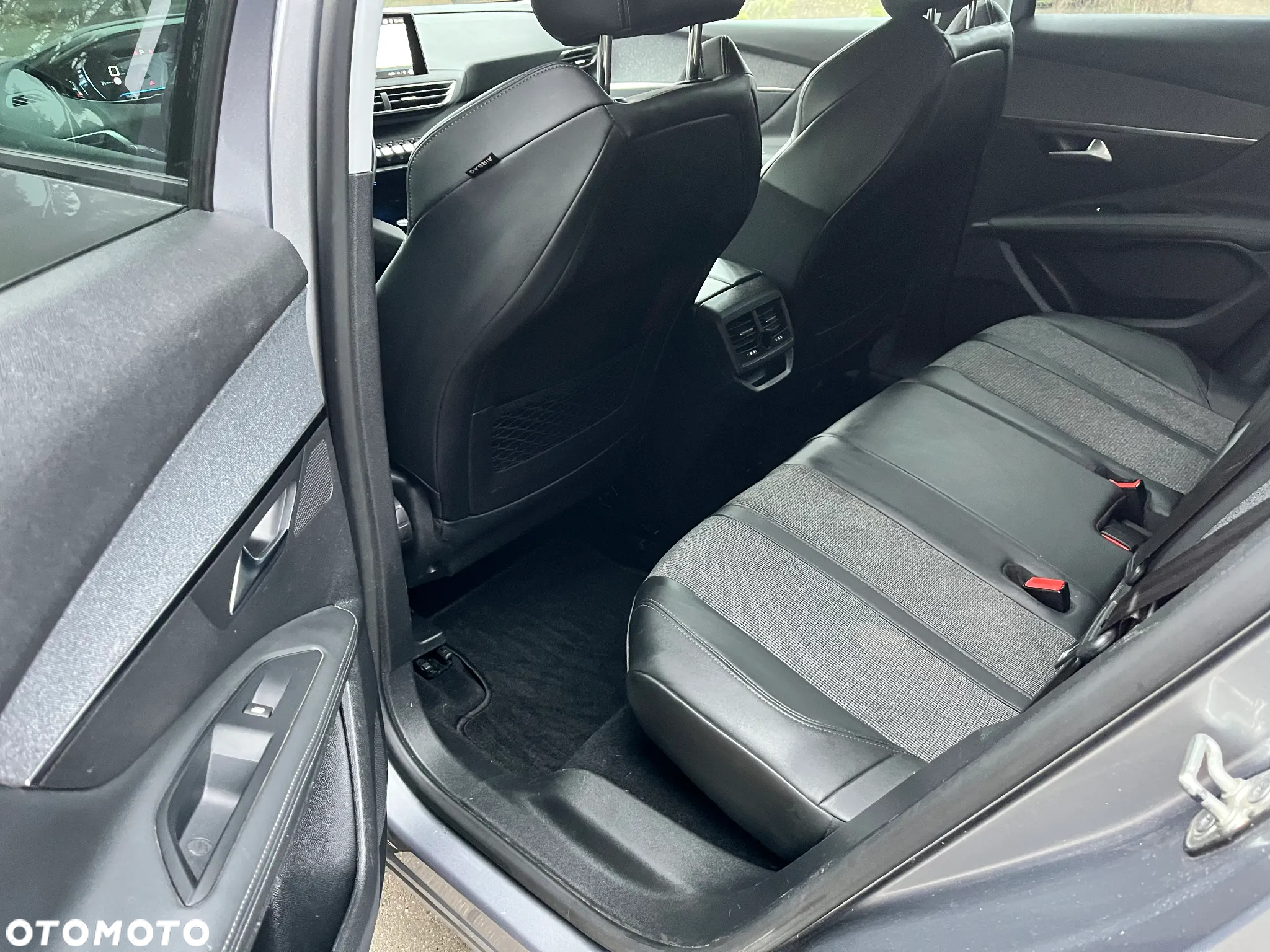 Peugeot 3008 1.5 BlueHDi Allure S&S EAT8 - 11