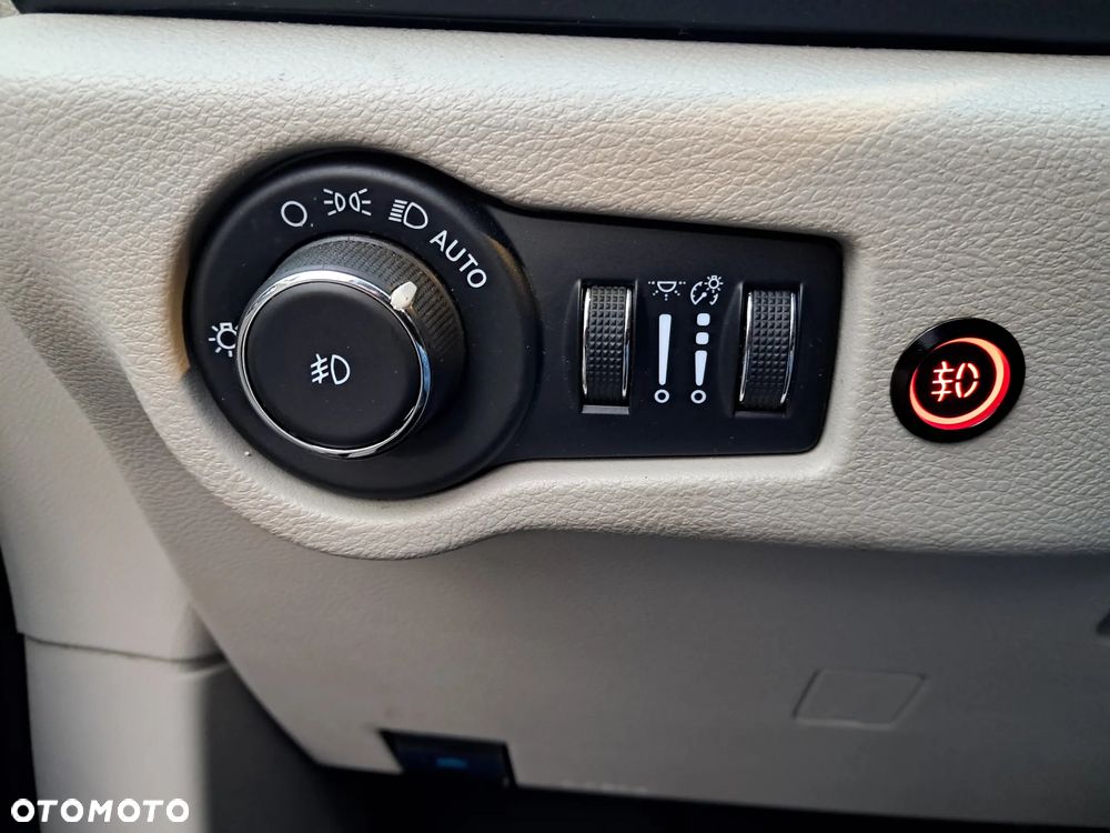 Chrysler Pacifica - 16