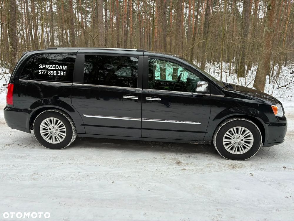 Chrysler Town & Country 3.6 Limited - 7