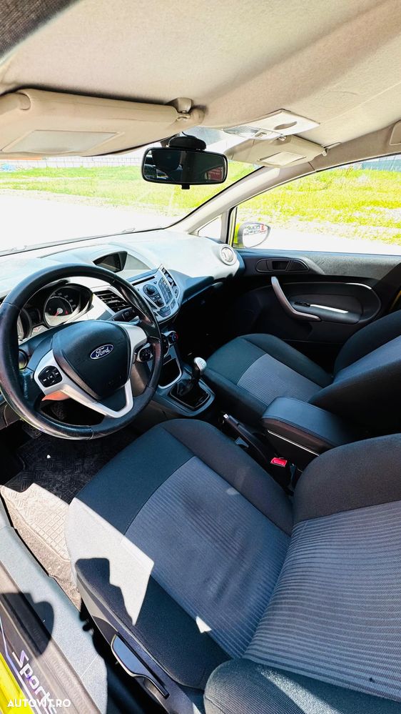 Ford Fiesta 1.6 TDCI DPF Ghia - 20