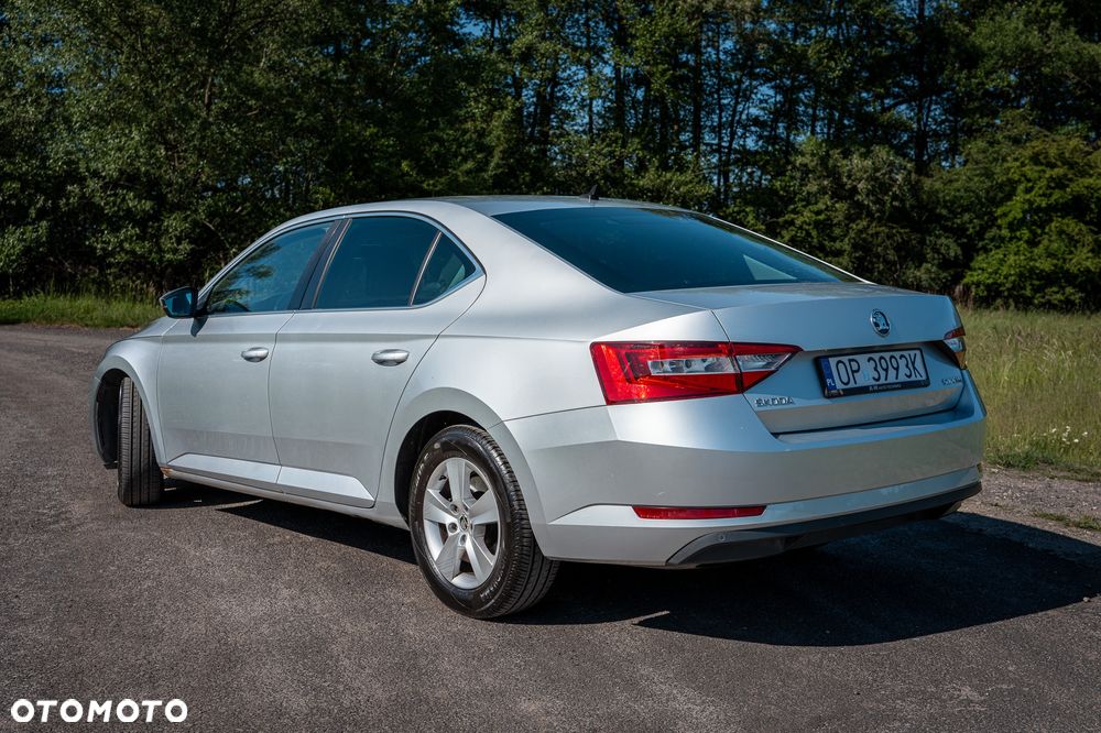 Skoda Superb 2.0 TDI Ambition DSG - 10