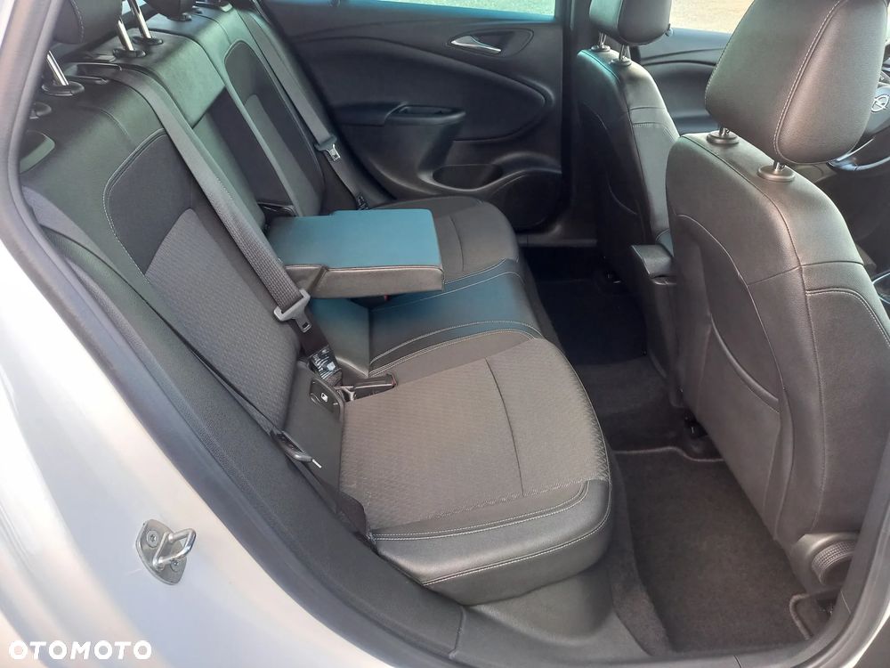 Opel Astra 1.6 CDTI Dynamic S&S - 19