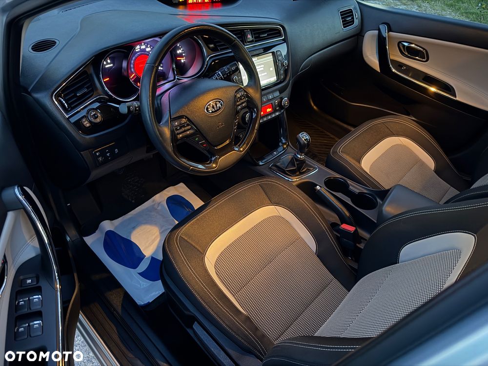 Kia Ceed 1.6 CRDi L - 22