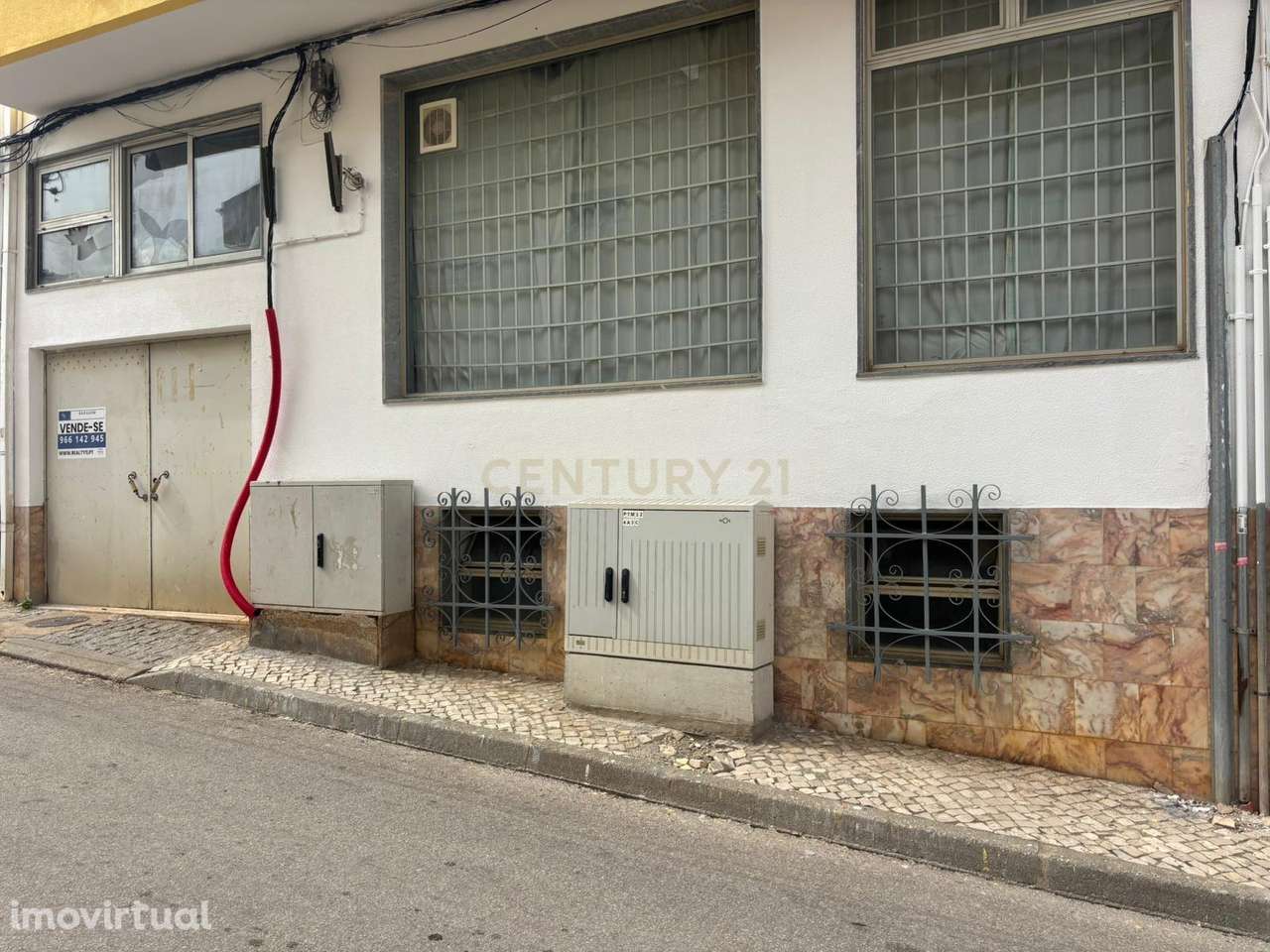 Armazém com grande área em Portimão - Grande imagem: 4/5