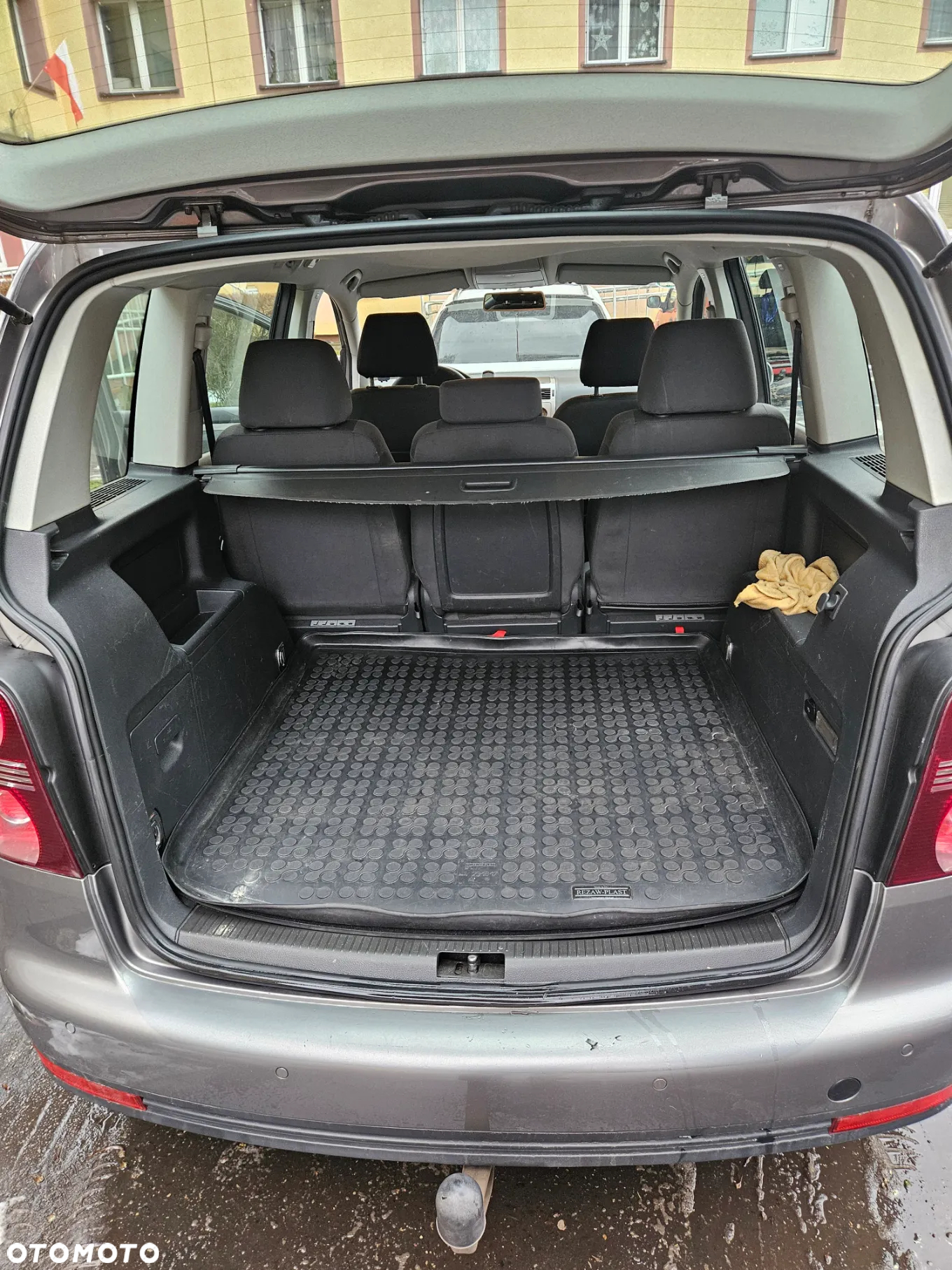 Volkswagen Touran 1.9 TDI Conceptline - 14