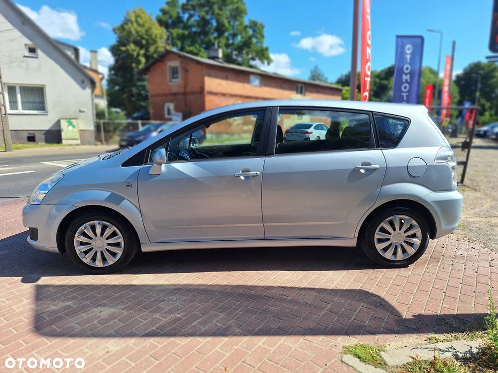 Toyota Corolla Verso - 8