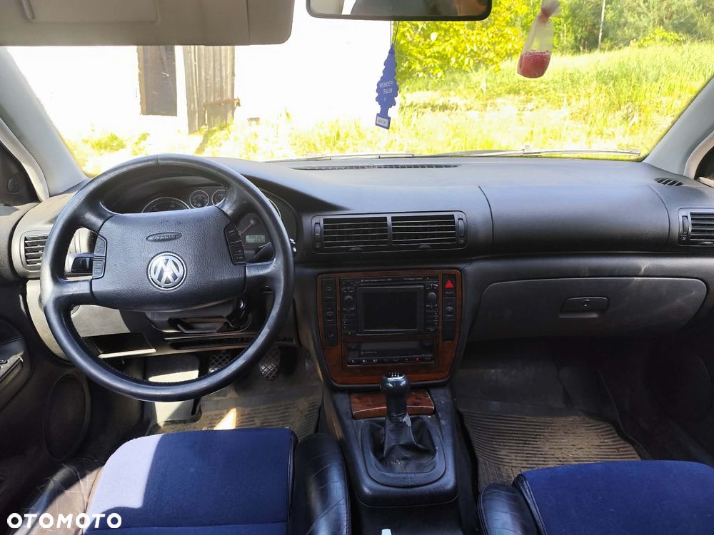 Volkswagen Passat 1.9 TDI Highline - 6