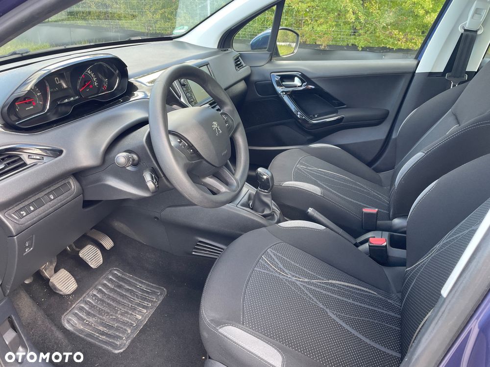 Peugeot 208 - 16